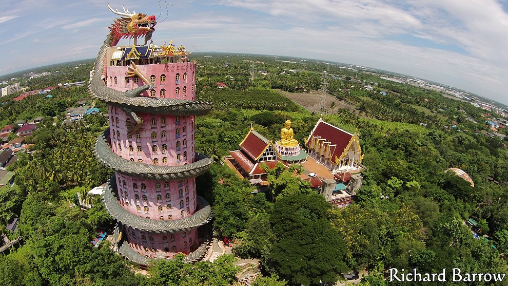 Giant dragon at Wat Samphran in Nakhon Pathom