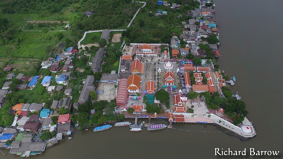Wat Poramaiyikawas on Koh Kret